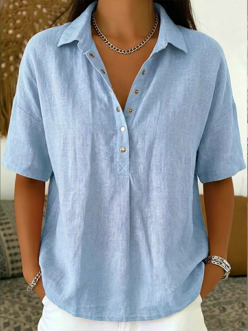 Blusa Elegance con Cuello Clásico y Botones Decorativos